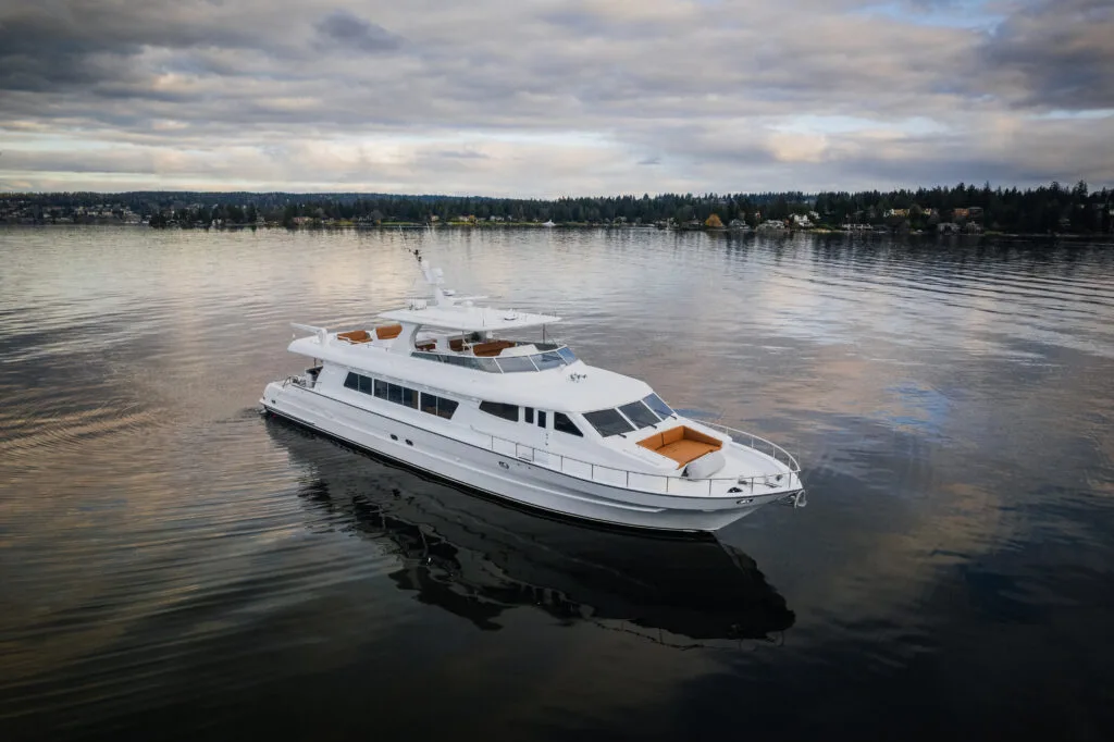 come injoy the summer sunset on the 92' Tarrab. On lake washington, puget sound, or the san juan islands.
